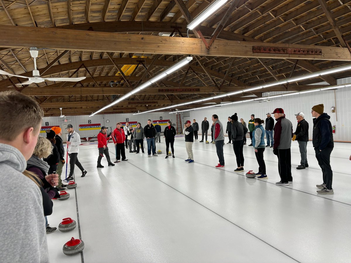 TheBoldtCo's tweet image. Boldt team members recently hit the ice for an Appleton Curling Club (@appletoncurl) outing. Check out photos from this fun event! 🥌

#TeamOuting #CurlingFun #Curling