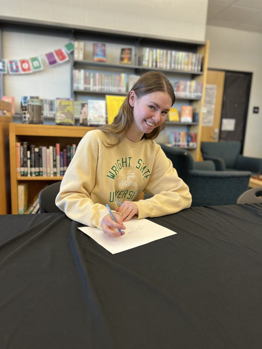 Big Congratulations to Senior Taryn Stills as she officially signed to pursue her high jump goals at the next level. Wright State is getting a good one! @warhawkstrack So proud of her!