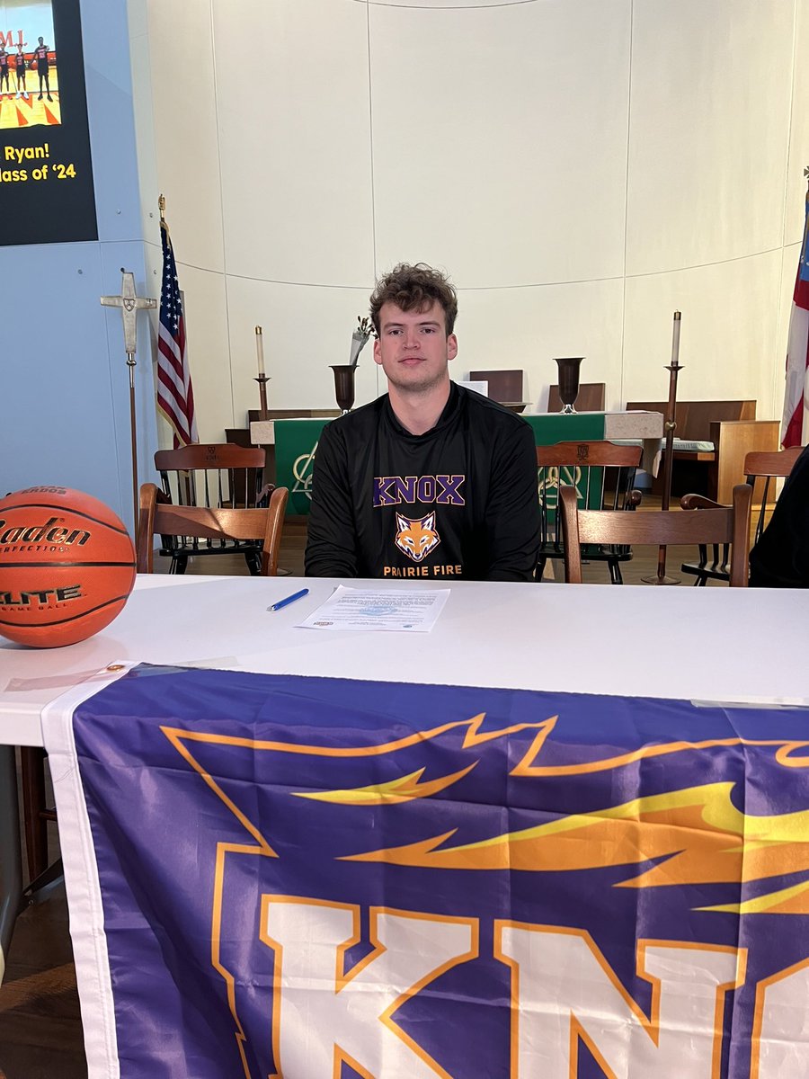 RyanErdos's tweet photo. Officially signed can’t wait for the next chapter! Let’s go Prairie Fire
#NationalSigningDay
 @CoachBenKnox @KnoxMBB 
@Jaylenshead @J_UNO_ELITE 
@Thejshead @es_shead @myteamevolution @TMIEpiscopal https://t.co/YiXMMY4FKn