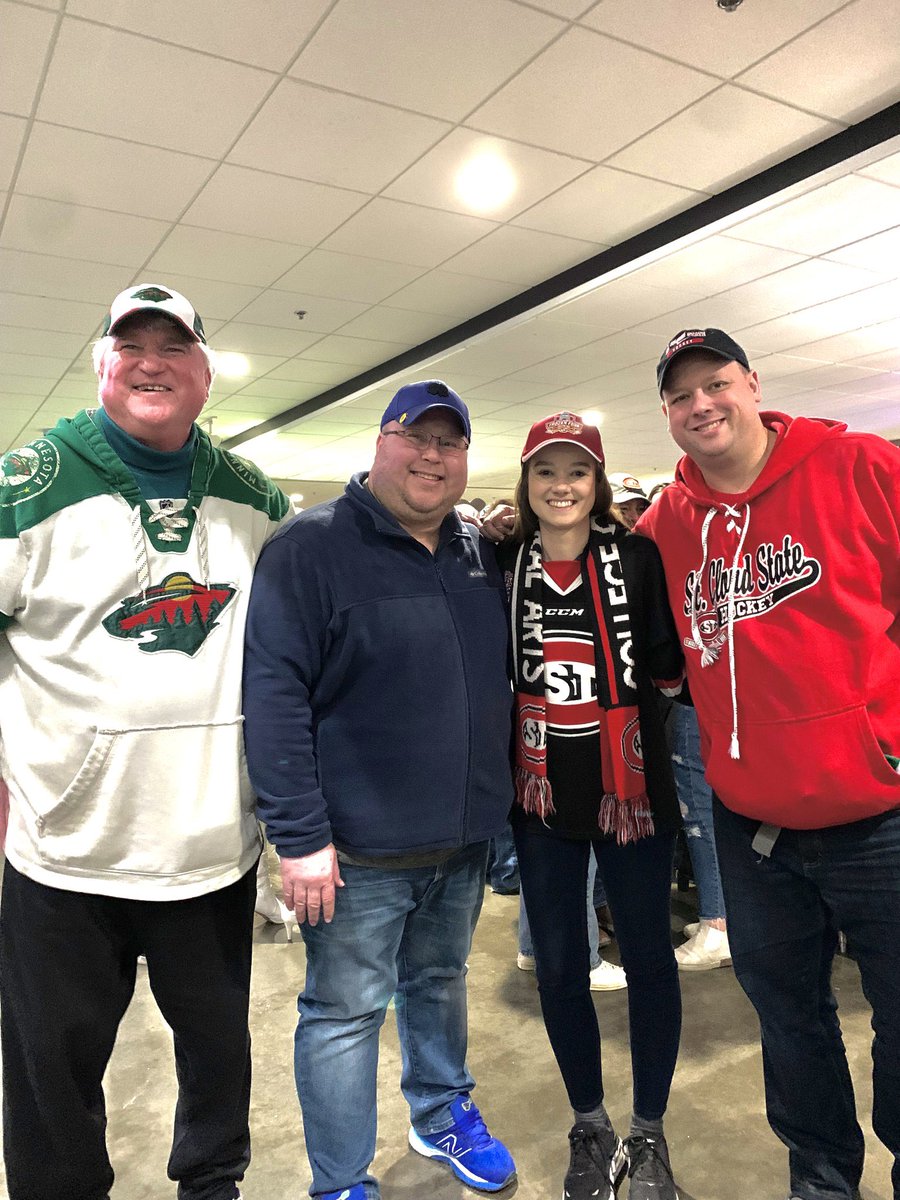 FabFiveHockeyf1's tweet photo. Some of our fave women working in hockey media , -National Women in Sports Day
-Award winning Strib photog 
@CherylAMyers 
-Top Wild/NHL podcasters
@BardownBeautPod ,@jessi_pierce / @KirstenKrull 
-Star @TheRinkLive reporter 
@sydneyisawolf 
-Bally on air legend  @Audra_Martin https://t.co/HjAhYksXSp