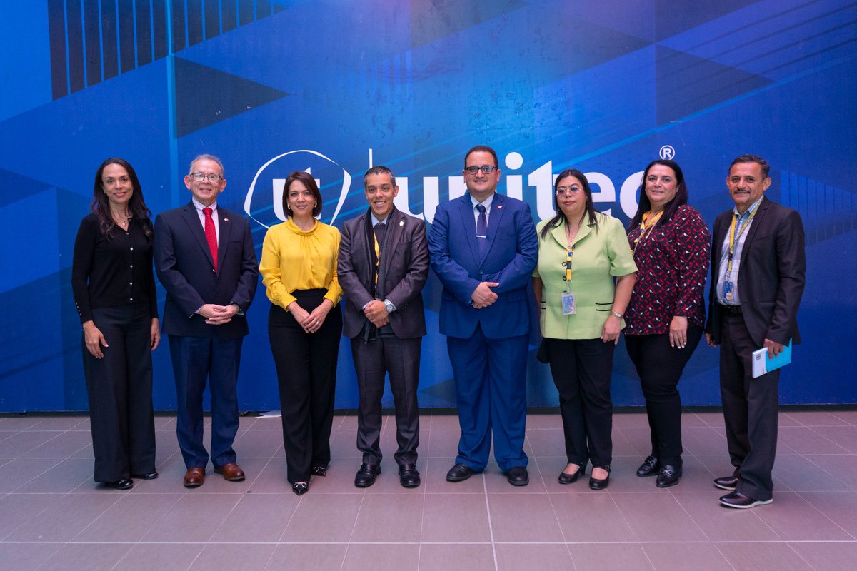 Hoy estrechamos lazos con la <a href="/UNAHoficial/">UNAH Universidad Nacional Autónoma de Honduras</a> mediante la visita del Rector Odir Fernández y del equipo de trabajo de la Dirección de Educación Superior. Con el intercambio de conocimientos y estrategias colaborativas, estamos fortaleciendo el sistema de ed. superior de Honduras