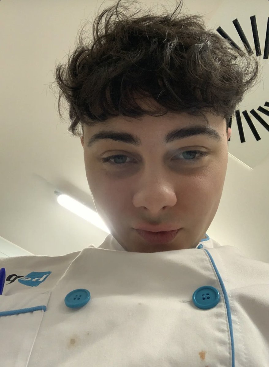 alvaroo7_'s tweet photo. 👨🏼‍🍳 https://t.co/QNRtC5r0bH