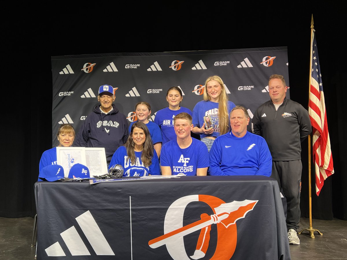 NEWS: Harry Caskey signs with Air Force. Check out the article for comments from Caskey and more!

link: northplattepost.com/posts/91053655…

<a href="/Harry7Caskey/">Harry Caskey</a>