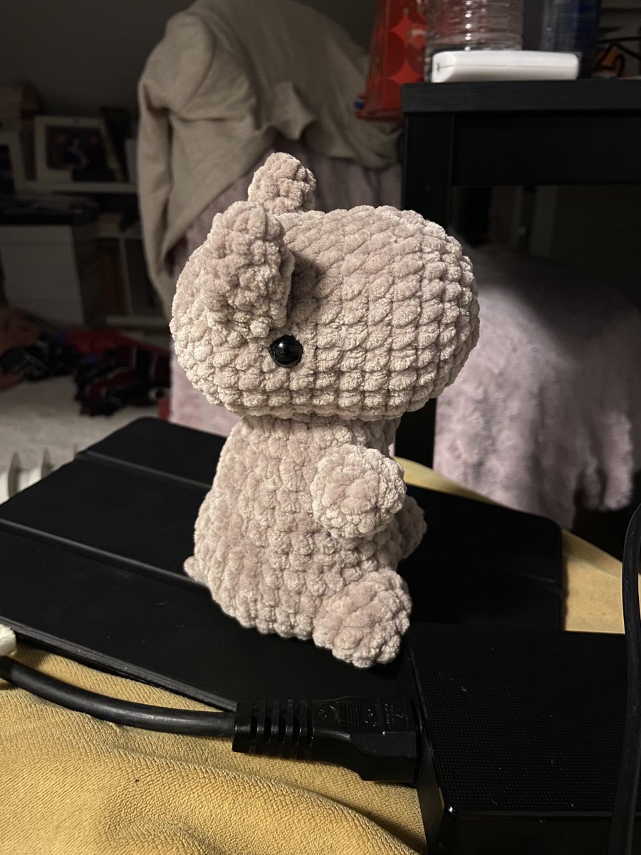clxnnad's tweet photo. hello. it is 1am. please look at this capybara i just finished crocheting https://t.co/yaZHe5kmy3
