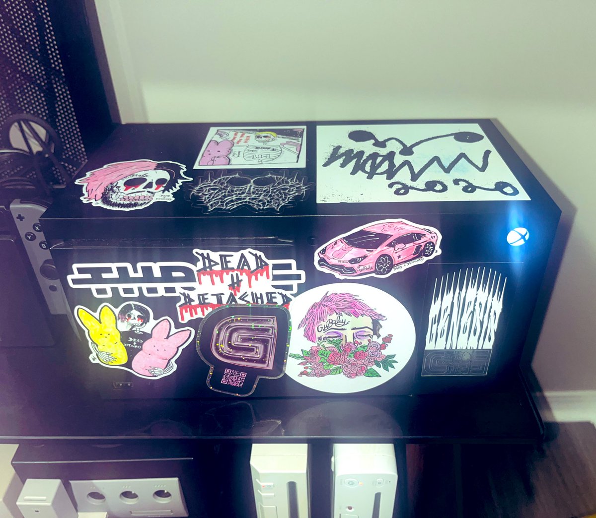 Squirrelisious1's tweet photo. My @Genesis_y0 roster gave away a custom Genesis PS3 last year, so naturally we all have Genesis Consoles/Computers of our own ๐ฅ๐๐ฅ https://t.co/s5E9fDn9fh