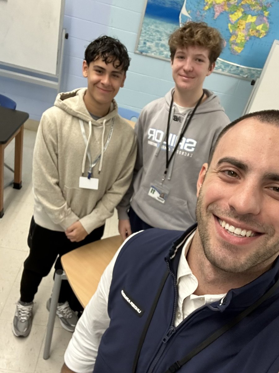 Had a blast this morning, getting interviewed by members of the OHS Rho Kappa National Social Studies Honor Society for their Oral History Project! <a href="/TrongardOHS/">Laura Trongard</a> <a href="/MitchBickman/">M Bickman</a> @TeachMitch <a href="/OSchoolsPR/">Oceanside School District #OSD_NY</a>