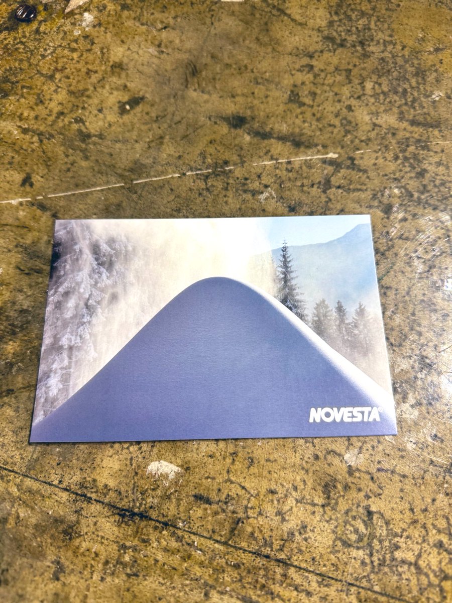 KoishiMiki's tweet image. 今週はNOVESTA 24AWのショップ/バイヤーさま向け展示会を開催中👟 一日が本当にあっという間。今シーズンもスロバキアの写真家、Martin Kollarによる写真。雪山のビジュアル。きっとそれで月曜に雪を呼んでしまった！

#NOVESTA #ノヴェスタ #ノベスタ