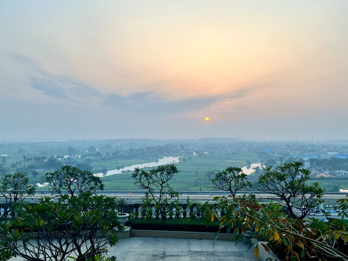 Sunrise over Kolkata for day 1 of the @WorldGastroOrg Train the Trainers Workshop! 🌅 I’m so honored and excited to be at this program! Thank you to our wonderful hosts from the #ISG for this beautiful location! 🇮🇳