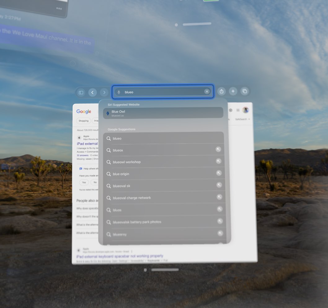 davidoshiro's tweet image. Does anyone know why I am seeing these blue boxes around the selected items? Also, when using an external Apple keyboard, sometimes it works and sometimes it doesn’t? #applesupport @apple #visionpro