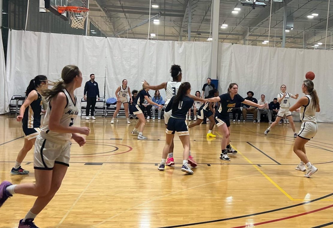 The Lakers get back on track after a 109-30 victory over GRCC! <a href="/chloe_watson14/">Chloe Watson</a> led with 20 pts and 5 assts. <a href="/RachelResio/">Rachel</a>  17 pts 6 assts. <a href="/KahliHeuker/">Kahli Heuker</a> 15 pts 10 rebs. <a href="/paige_ebels/">Paige Ebels</a>  11 pts 5 assts 4 stls. @jiaryatou 10 pts on 5/5 shooting! #GoLakers #JUCOPRODUCT