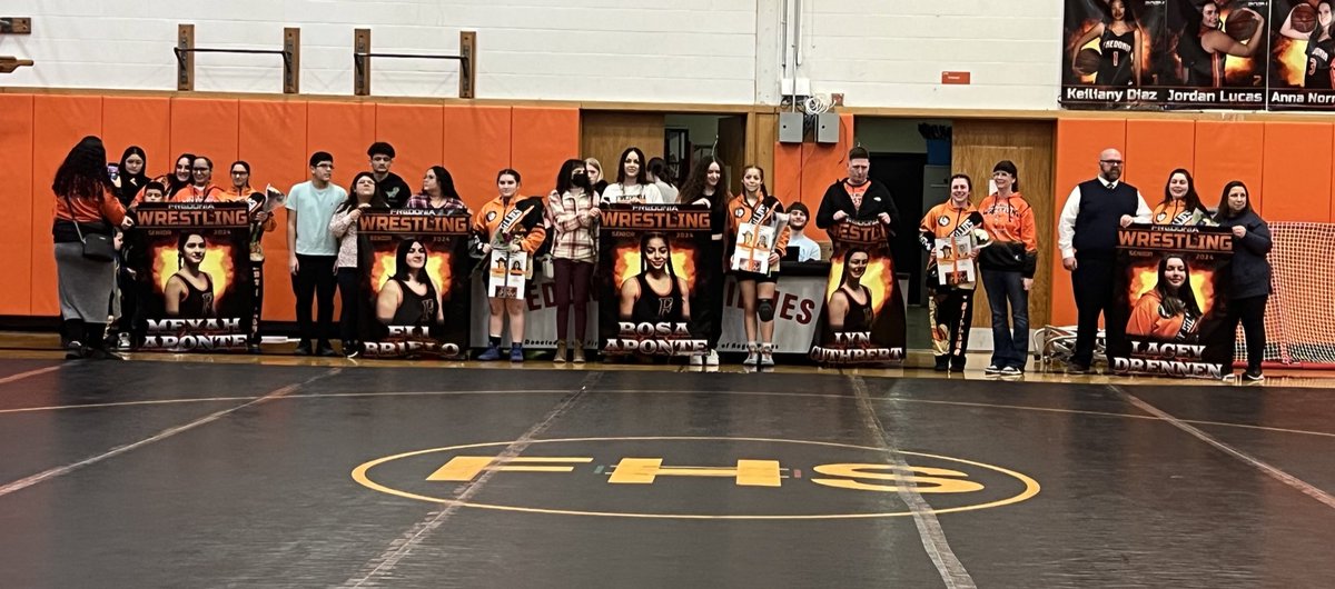 Another great night of girls wrestling between Fredonia and Chautauqua Lake congratulations to the seniors on both teams! @TheObserverNY @WNYAthletics