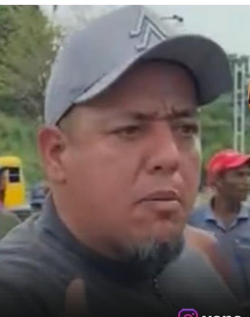 ramoncolmenares's tweet photo. Diversas fuentes señalan a este "caballero" como el organizador del cobarde ataque hoy en Charallave, en contra de @MariaCorinaYA y los militantes de @VenteVenezuela. ¿Tomará cartas en el asunto el fiscal @TarekWiliamSaab? Esto tiene que parar. https://t.co/okrKNLBjq5