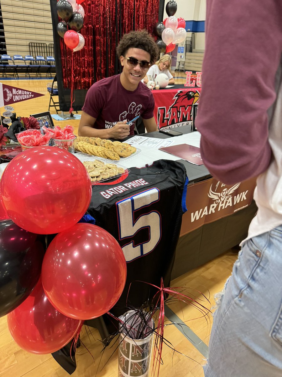 Zach Rivas tweet media