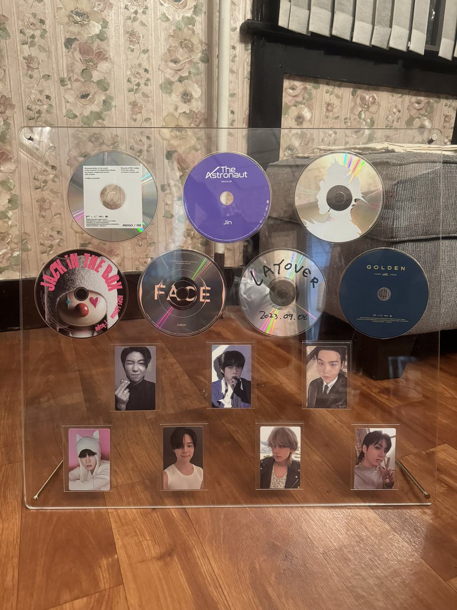 myhopeworldian_'s tweet photo. my customized CD display hehe https://t.co/5EtPViE0fv