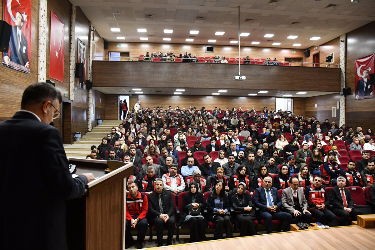 UrfaMebAkub's tweet photo. 6 şubatta yaşadığımız depremin yıldönümünde hayatını kaybeden vatandaşlarımız İçin anma proğramı yapıldı.@TC meb @Yusuf__Tekin @meb_dhgm @omurfatih @mebisgb @ozkan_meb @mebakub @MetinTayarer @NecatMelik @urfaisgb https://t.co/RLSKnYVn9A