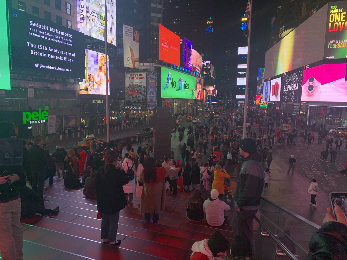 一名匿名读者赠送了吴说一次纽约时代广场的广告，我们决定发布对比特币创世区块 15 周年的祝贺。