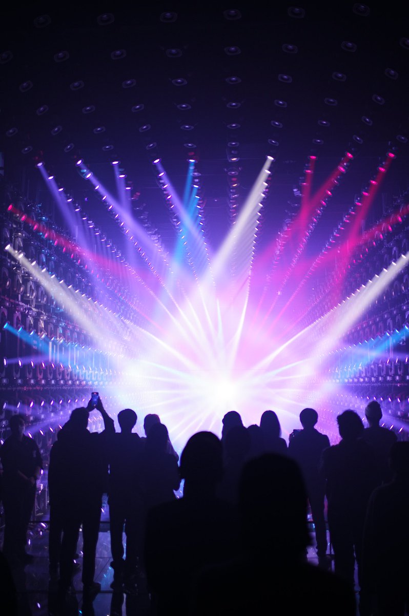 Yuikanno's tweet image. あしたOPEN #teamlabborderless 🪞
wonderをwanderする没入空間
壮大なるリード曲の大洪水 🌊 圧巻
#teamlab #チームラボボーダレス