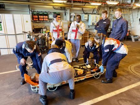 DIAMOND’s 💎 Medical 🚑 and Flight🚁 teams regularly practice their skills, ensuring they are ready at all times. The teams rehearse a casualty evacuation that allows casualties to be quickly transferred to hospital 🏥ashore if required.