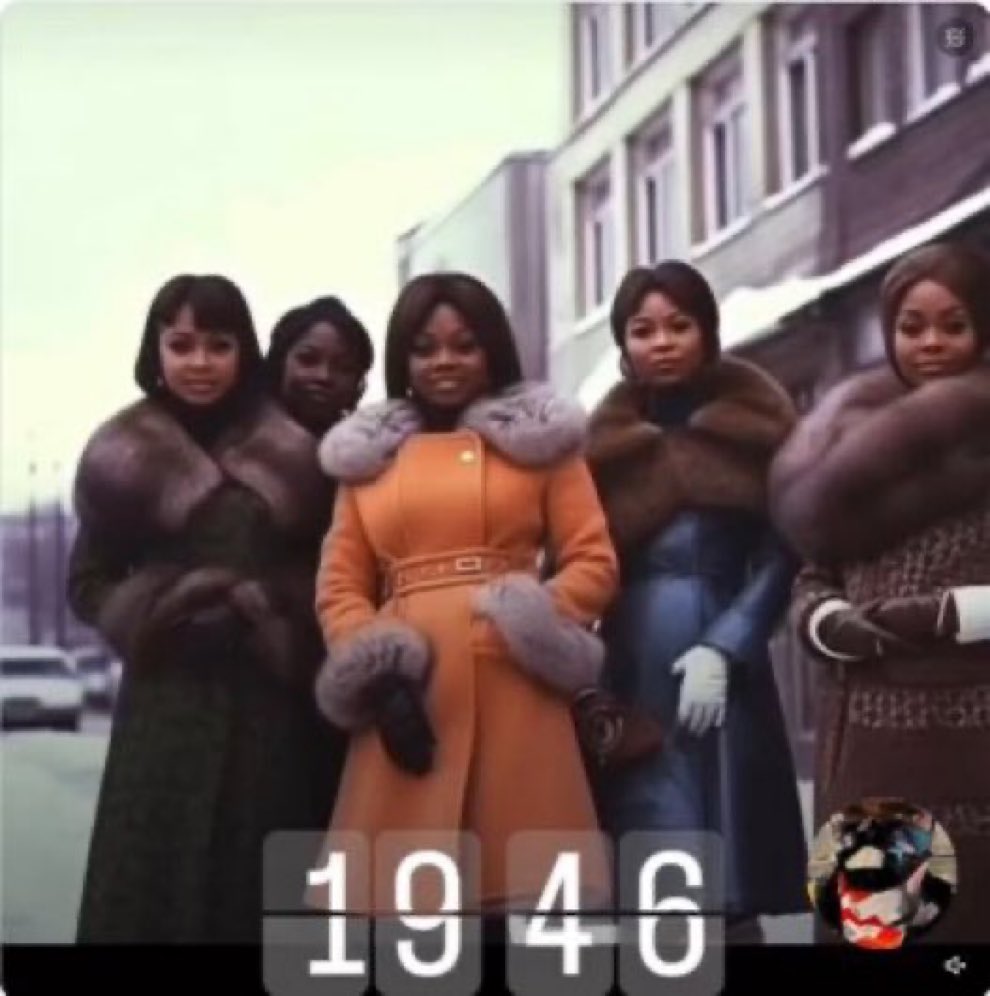 dijoni's tweet photo. African-American sisters in the 1940s. https://t.co/oLPtoI2WG7