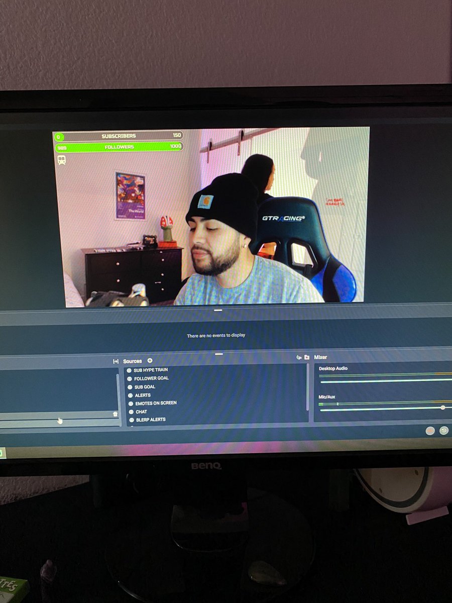 IM LIVE! 🔴

Ordered some stuff for the stream room! Come watch us set it up! 

GET IN HERE💫