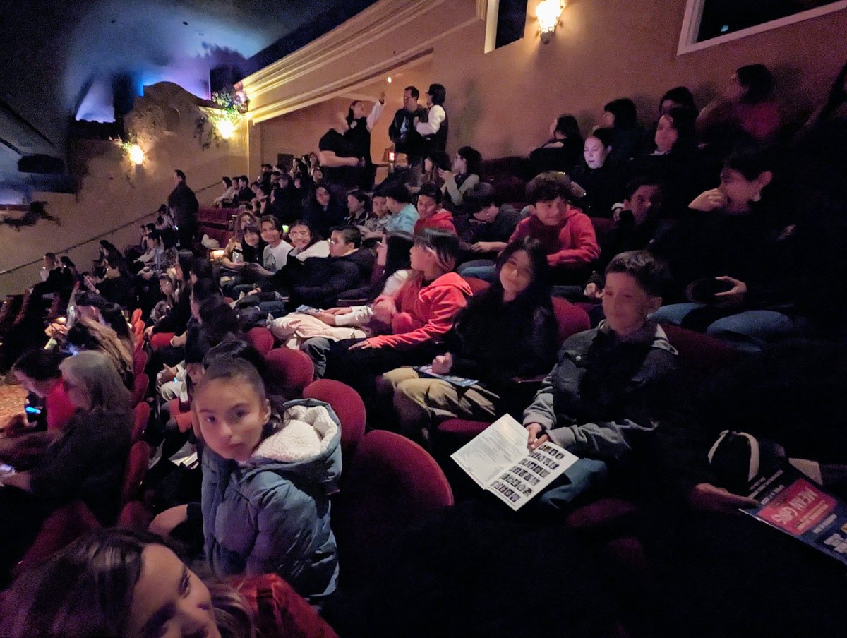 RSE students live the Broadway experience. Students dressed up to catch the show.🤩