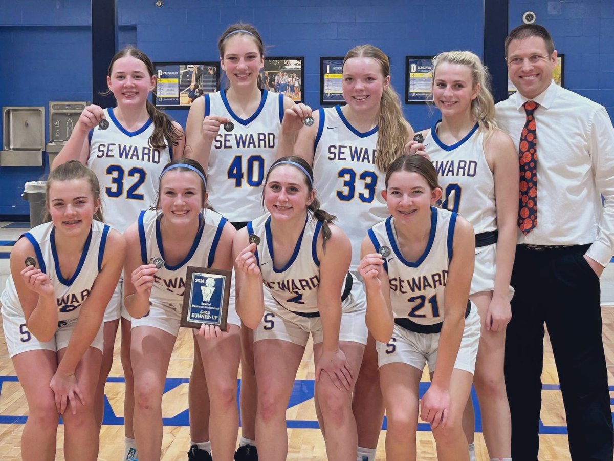 Blessed to be able to coach some pretty great ones on #NationalGirlsAndWomenInSportsDay 🤍