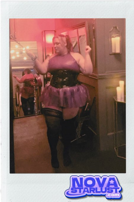 I love reply guys!  Boost my luscious, fat girl figure with your thirst! Succumb to my BBW boobs in latex