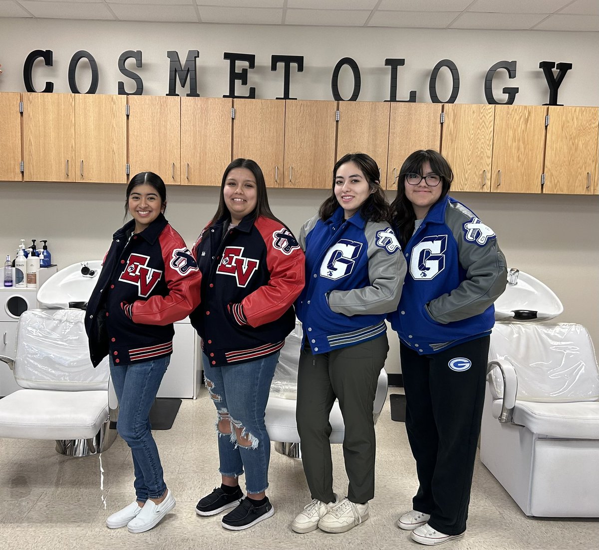 GISDCosmo's tweet photo. Our officers got their letterman’s ❤️🤍💙Congratulations on 4 years in GISD Cosmetology &amp; serving as officers for our SkillsUSA. Not pictured is Yesenia Munoz she lettered in tennis already. L to R Magdalena Martinez Rebolledo, Perla Jaimes, Maria Lopez Ibanez &amp; Isabella Lopez. https://t.co/5WndFf3XWo