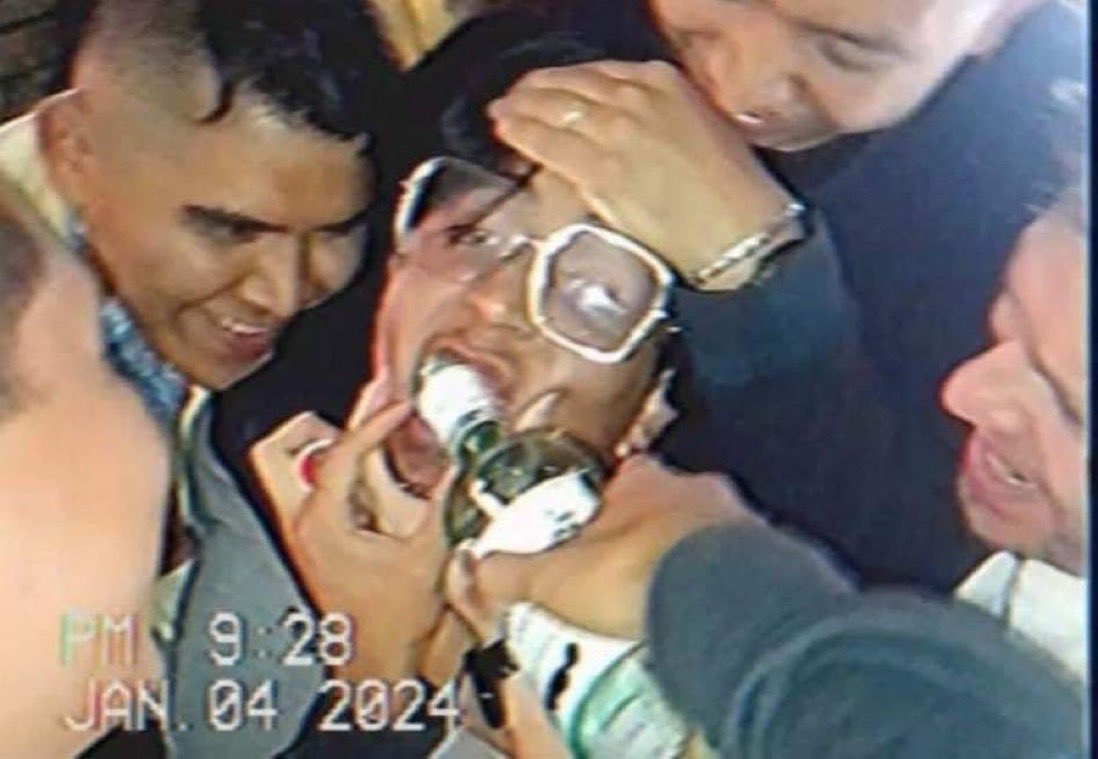 my mom: ur friends cant force u to drink

my friends: