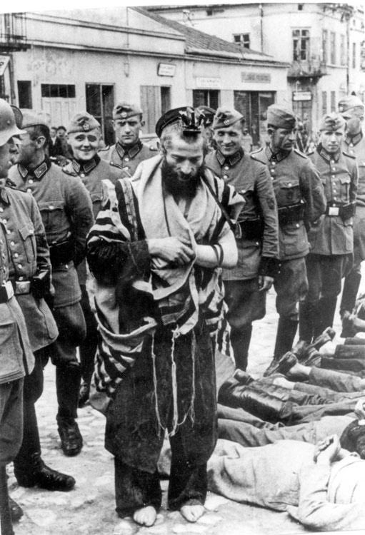 Davundi's tweet photo. @RickSmol The last time you hooked up with fascists it didn’t go so well, Shlomo. https://t.co/sAyhtKpbZl