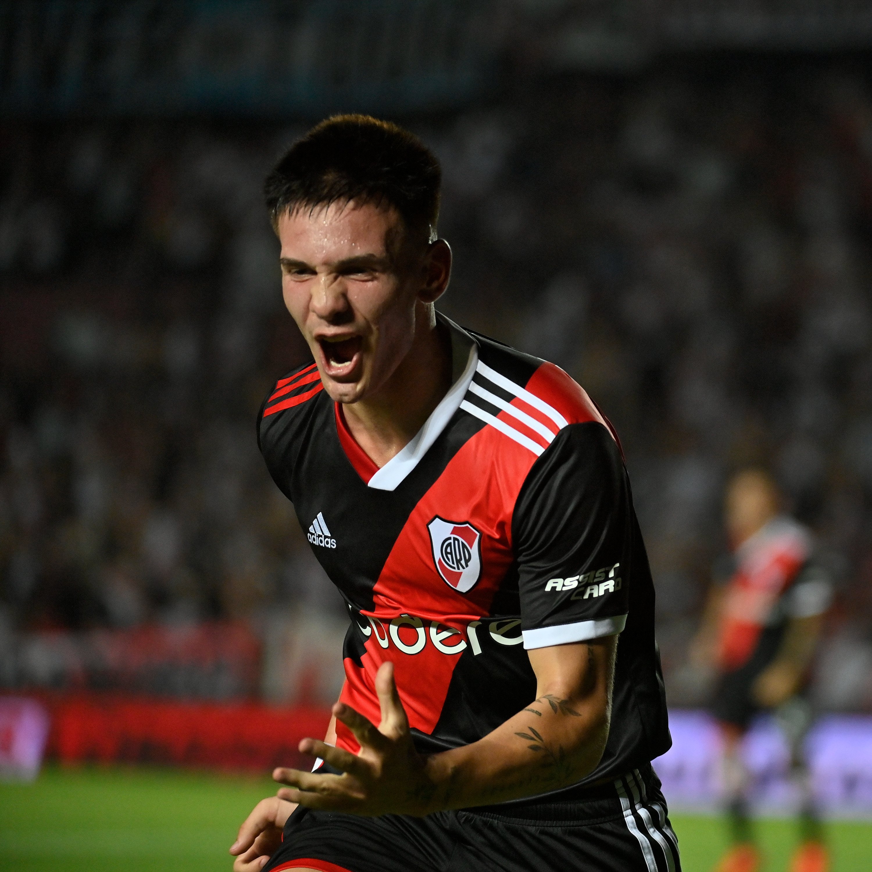 River Plate on X: "📜 16 años, 5 meses y 24 días. Con ustedes Franco  Mastantuono, el jugador más joven en hacer un gol en la historia de River.  https://t.co/QR8NU9Im2W" / X