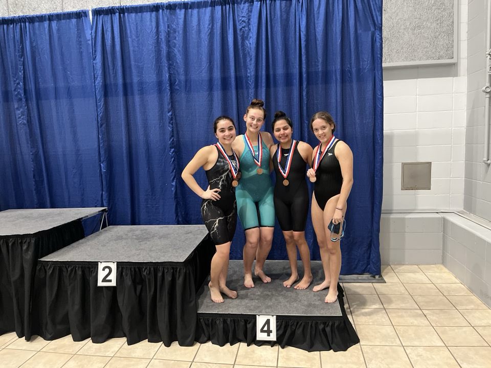 FHC Swim and Dive tweet media