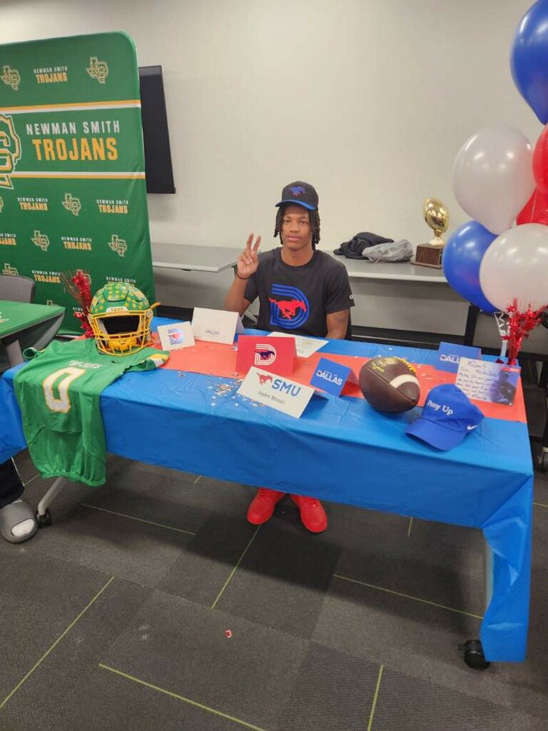 ThaBallCoach's tweet photo. 🎉Congratulations to these guys once again!  @jdncltr @05Jmoe @Chrishughes26_  @D1_Brady 
Way to take care of business on and off the field! Stay humble and keep grinding! Looking forward to your future success! #TAAT #TrojanNation🟢🟡 https://t.co/kWRErfg9k4
