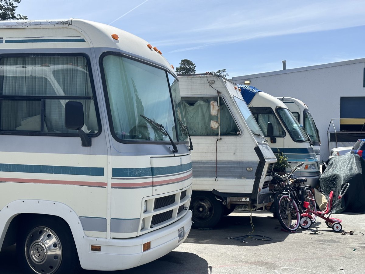 Homelessness Response:: The City's Long-term Safe Park Program provides 24/7 parking for oversized vehicles with on-site case management and housing navigation. 40% of program participants moved into more supportive housing during their stay. 
Learn more: loom.ly/X6VmtBw