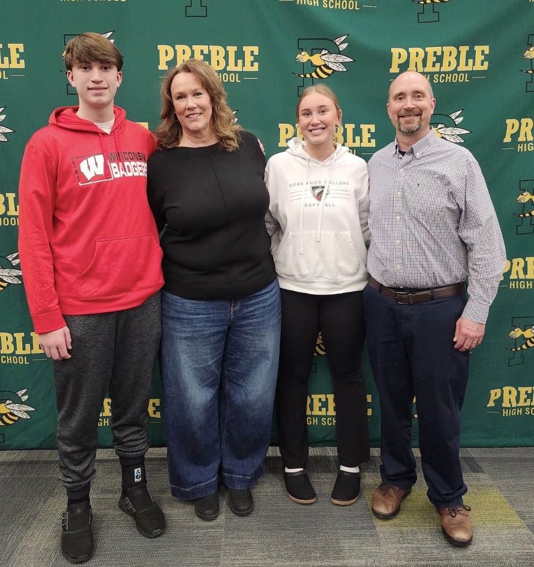 ron_rmetzler's tweet photo. @preblesoftball is very proud of our college signees @prigge_lauren and @KaitlynD_4. https://t.co/55KubbkJ38