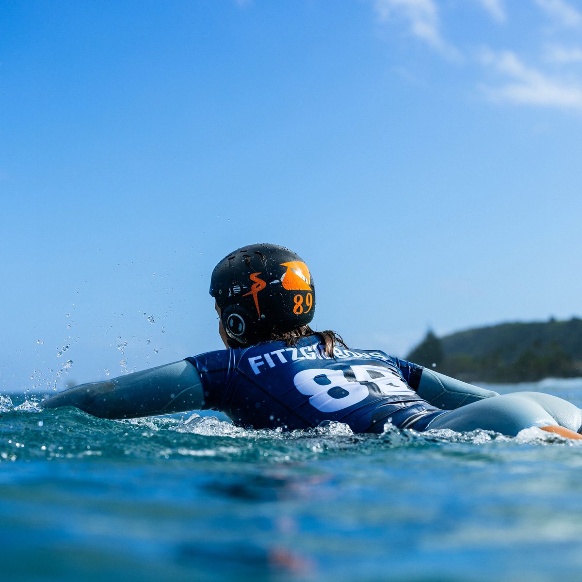 Sally_Fitz's tweet image. Getting to do what I love in my #89 Jersey again on game day @wsl #PipelinePro 🌊