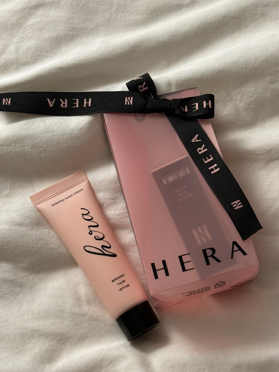 secondzero22's tweet image. 알차게 받은 생일선물🎀