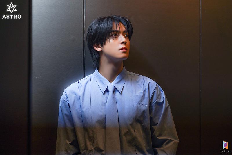 CHA EUN-WOO チャウヌ MYSTERY ELEVATOR s-l400.jpg
