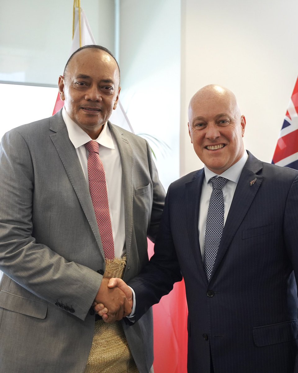 chrisluxonmp's tweet image. 🇹🇴🤝🇳🇿 Mālō ‘aupito to Prime Minister Hon Hu’akavameiliku of Tonga for a warm and productive meeting today in Auckland.
 
It was great to hear about and share experiences on our countries’ education and health policies, as well as economic opportunities. We also discussed Tonga’s…