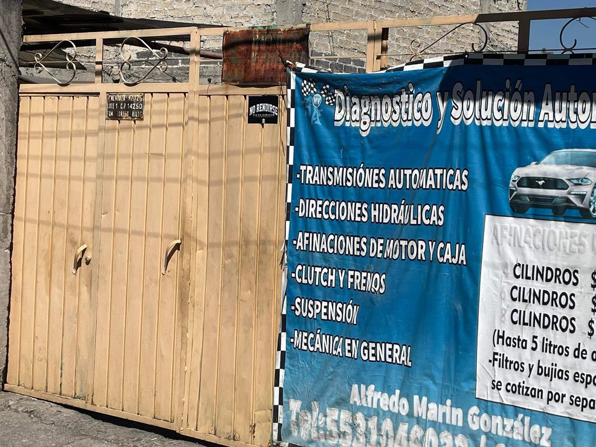 TlalpanVecinos's tweet image. #DenunciaCiudadana 
Ayer, por error, pasé por esta calle y presencié una escena desgarradora 😞 💔🖤
Esto ocurrió en la Calle Narciso Mendoza Mz 126 Lote 01, entre Luis Echeverría y Lázaro Cárdenas, Tlalpan 14250, colonia Miguel Hidalgo.

He presentado una denuncia en…