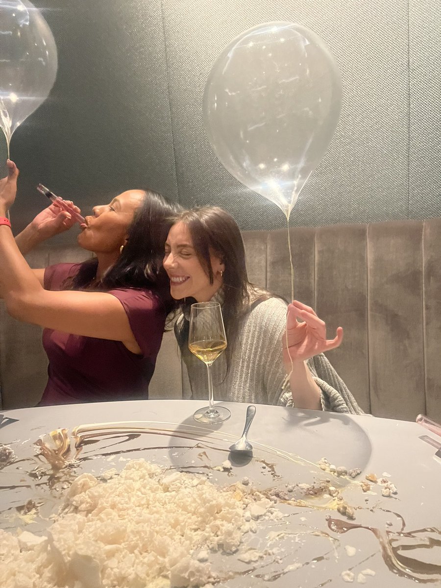 gracefull2021's tweet photo. Alinea… ya me puedo morir mañana #alinea #chicago ⭐️⭐️⭐️ 3 Michelin Stars Restaurant https://t.co/LVpv6bNKSU