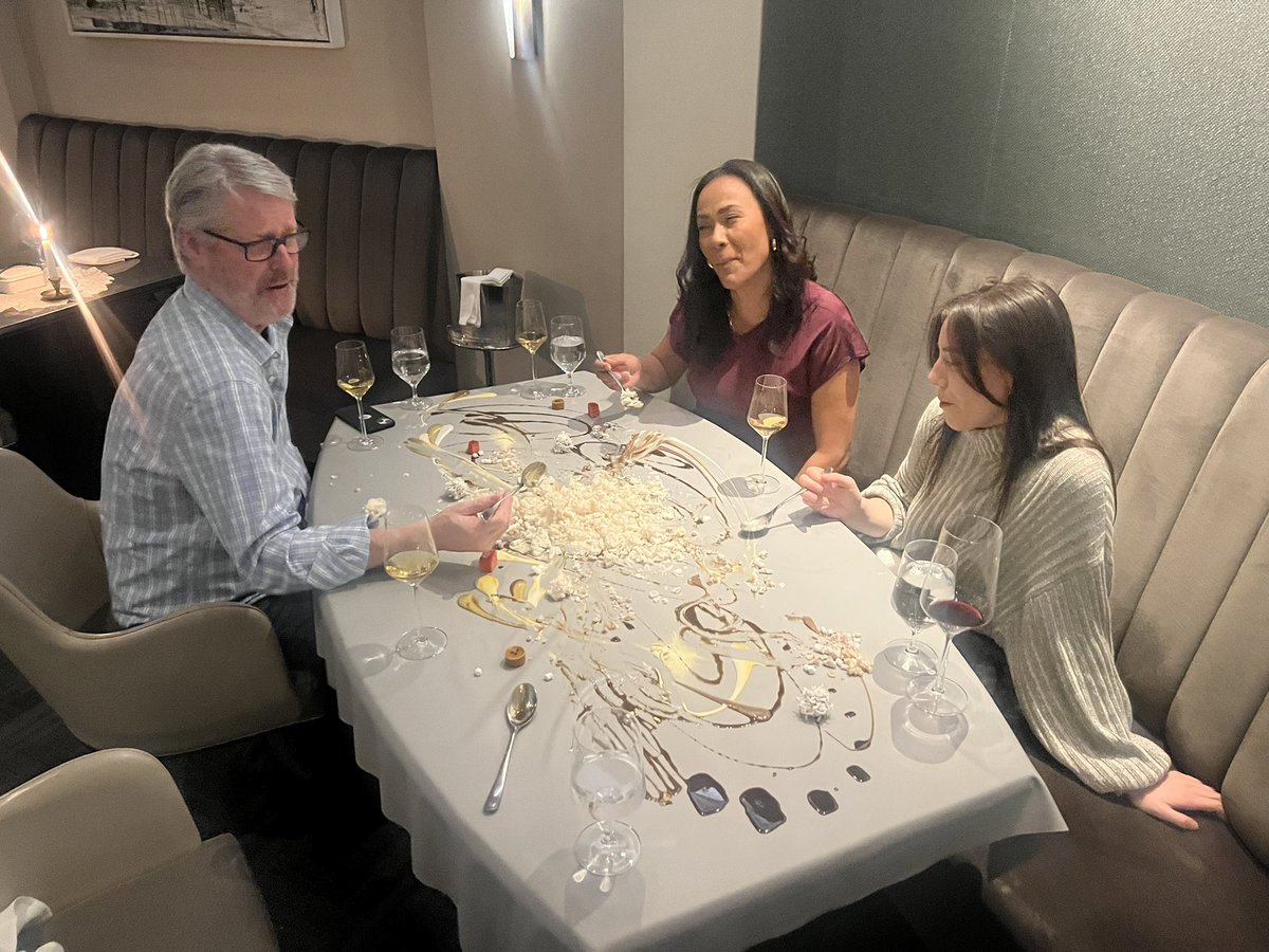 gracefull2021's tweet photo. Alinea… ya me puedo morir mañana #alinea #chicago ⭐️⭐️⭐️ 3 Michelin Stars Restaurant https://t.co/LVpv6bNKSU