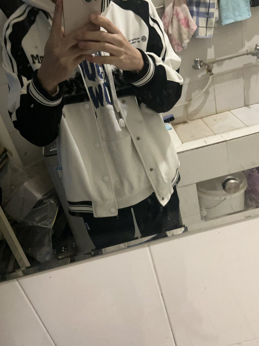 fshxss's tweet photo. 无头可食 https://t.co/2gMLl8kxCO