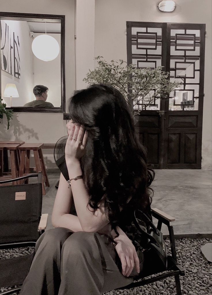 StarttF29995's tweet photo. Nỗi sợ đau khổ cũng giống như việc bạn cầm ô đợi trời mưa vậy, đừng quá bận tâm về nỗi đau chưa xảy ra, thay vào đó hãy nỗ lực phấn đấu trên con đường tìm kiếm sự thành công. https://t.co/83LoJbRH00