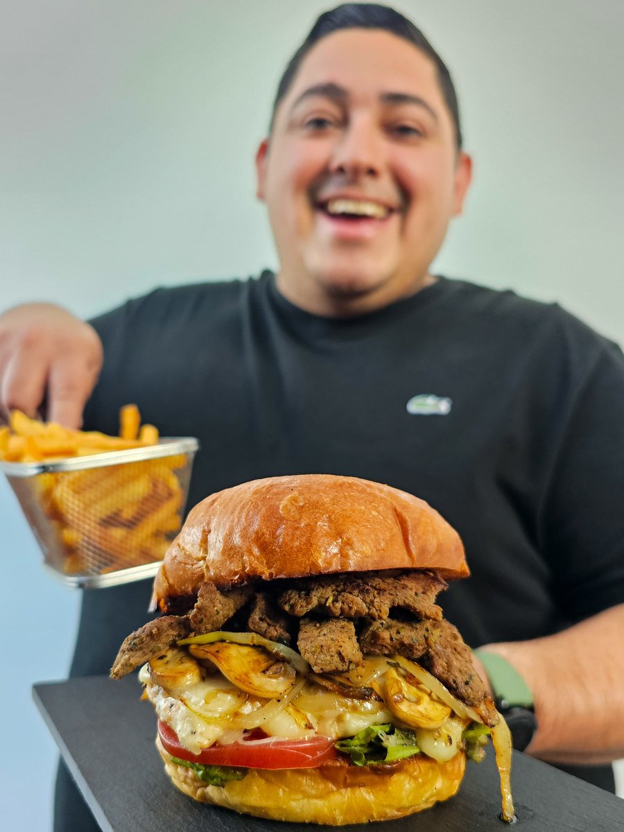 unguanacoentgu's tweet photo. Stroganoff Burger @burgersalsa 
Especial del Mes de Febrero https://t.co/Mk2PtRcvgc