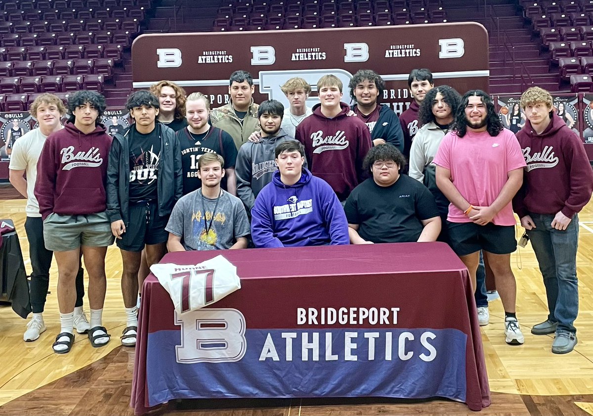 FB_Bulls's tweet photo. Congratulations to our very own Travis Horne. Travis signed is National Letter of Intent to attend Southwest Baptist University to continue his academic and athletic career. We are extremely proud of him and super happy for his family.
#BUHD #btb https://t.co/4Y6TQa8tAE