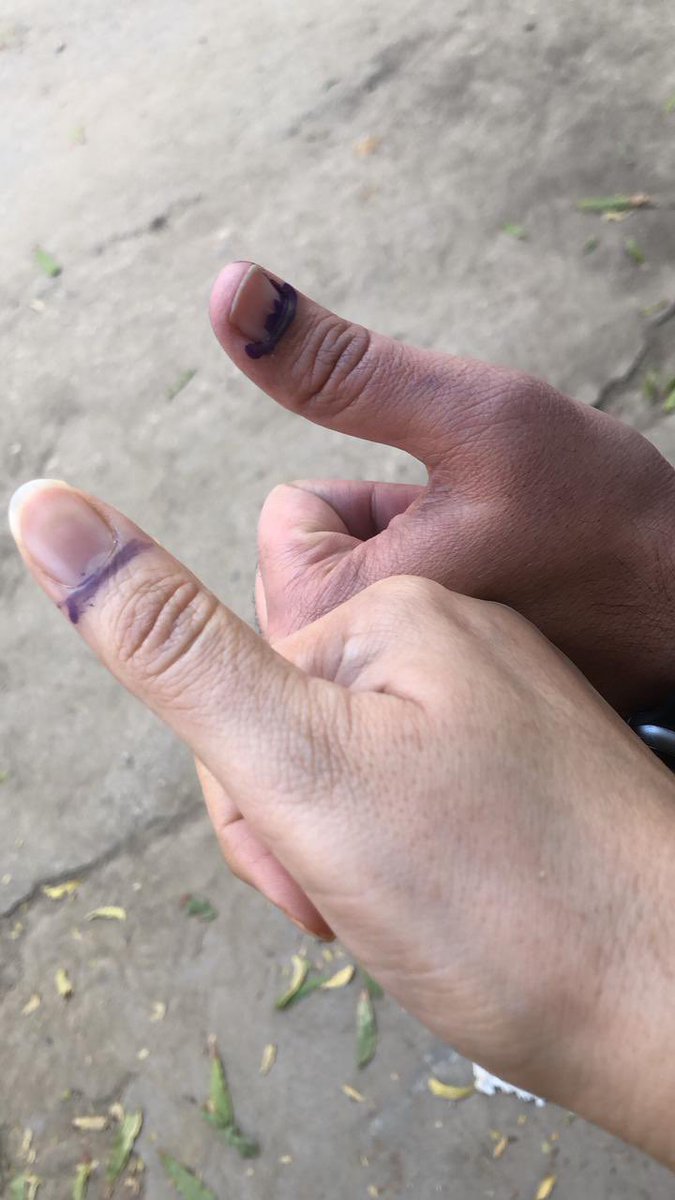 SKasumbi's tweet photo. #NA238
#Vote4Pakistan
Alhamdulillah #ووٹ_عمران_خان_کا
Some important guidelines:
PTI symbols are black on both NA and PS sheets. Please ensure proper stamp.
Please remember the name of candidates as symbols are black and blurred.
Please get both your sheets stamp&signed https://t.co/Ink5JIGAqk