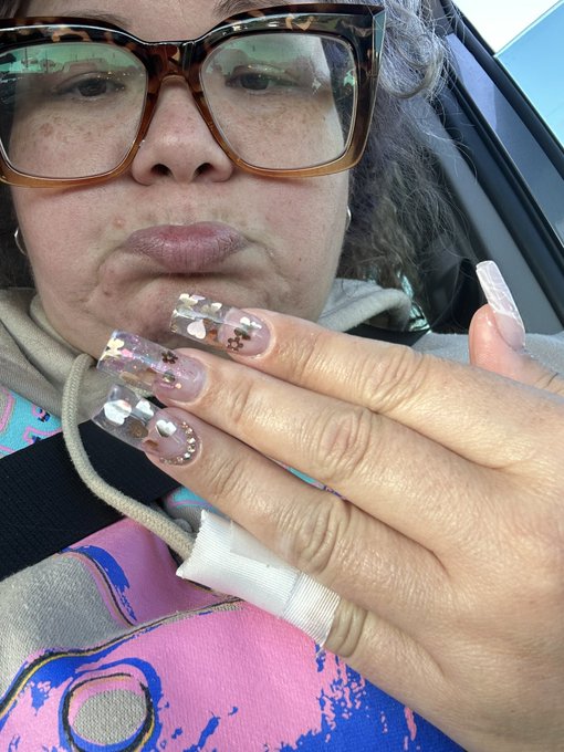 Literally no nail, I mean have of it!😩😩😩😩 the pain is real.  I need someone who cleans the house, someone