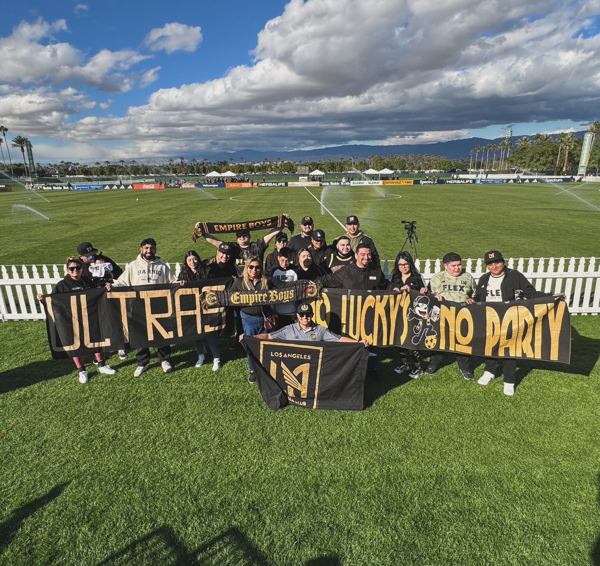 Better together 🤝🏽🖤
Good times with <a href="/EmpireBoysLAFC/">Empire Boys</a> <a href="/district9ultras/">District 9 Ultras</a> this afternoon. Not the result we wanted obviously, but we’re just getting started. 

Bring on year 7 😤🍀🍻

#lafc
#noluckysnoparty 
#the3252
#losangeles