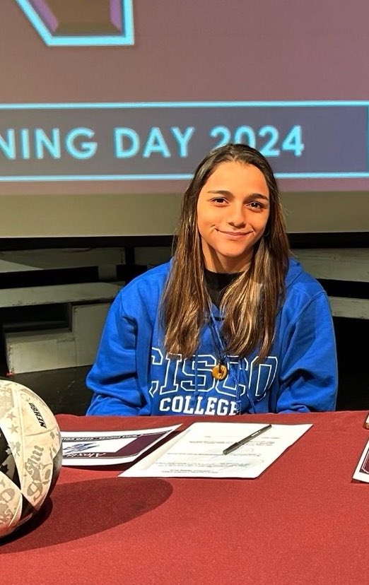 AlexFregoso05's tweet photo. National Signing Day!! 💙
@cisco_soccer @RHS_Eagles23 @RHS_Eagles_2024 #SigningDay2024 #SigningDay https://t.co/Gz4a0XhKhe